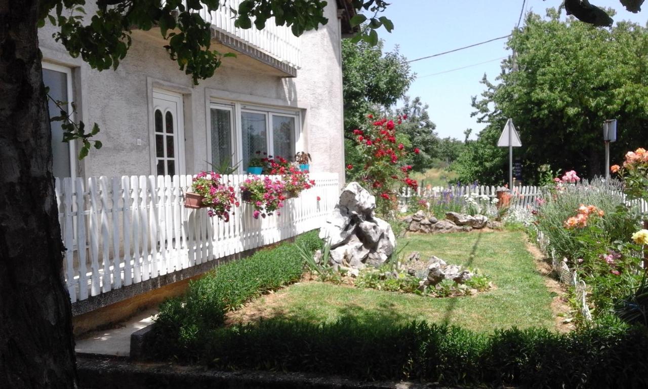 Hotel Sobe Za Nocenje Gospić Exteriér fotografie